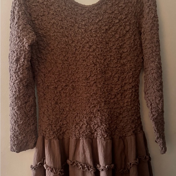 Elegant Brown Open-Back Dress - Picture 6 of 6